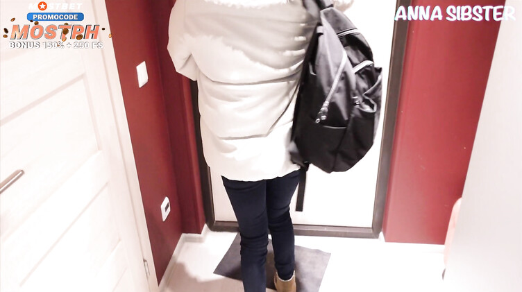 Anna Sibster: Ошибка на букинге приводит к ебле с незнакомцем