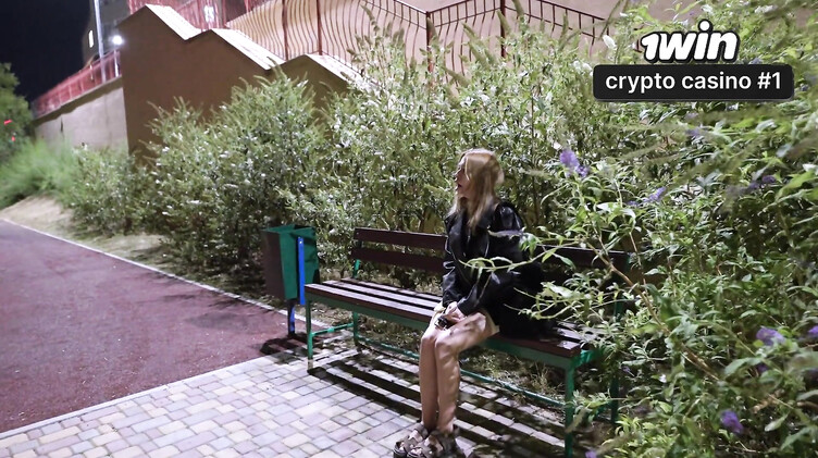 Skye Young: Добрый русский парень пригласил на ночлег и выебал подругу своей девушки