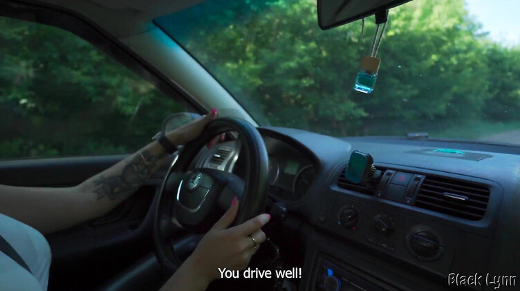 Сперма в рот: Девушка подвезла женатика и взяла оплату натурой