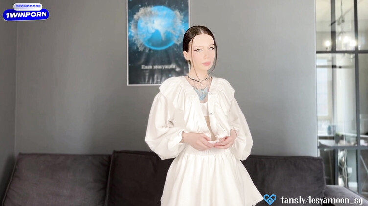 Красивая русская брюнетка трахается на кастинге в модельном агентстве