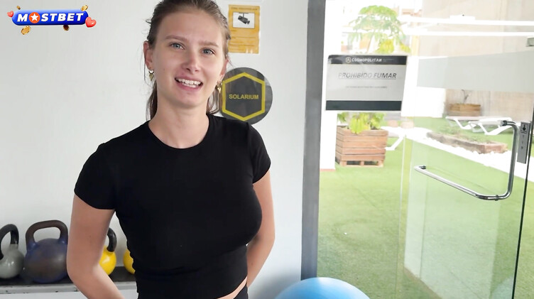 Спортсменка сосет хуй тренера после первого свидания