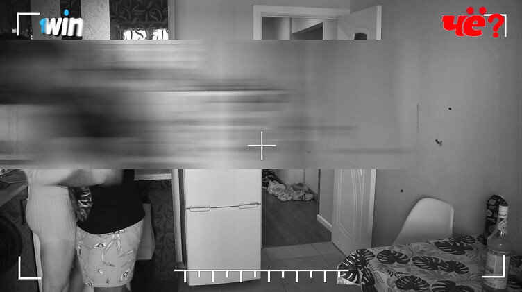 Трахается с ведущим ТВ-шоу в отместку мужу за измену