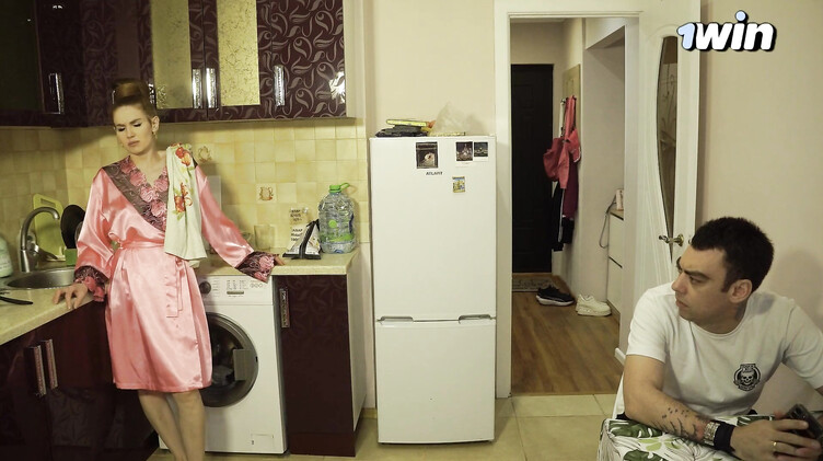 Извращенная русская мачеха втянула пасынка в свои БДСМ игры