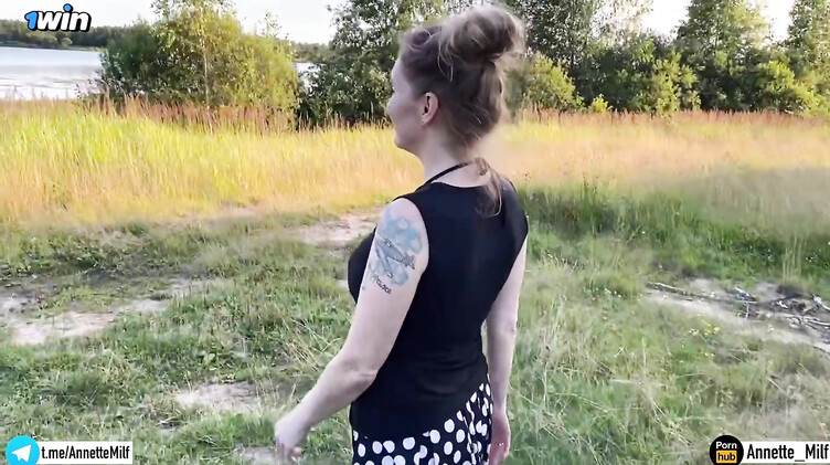 Кончил в пизду мачехи после траха на природе