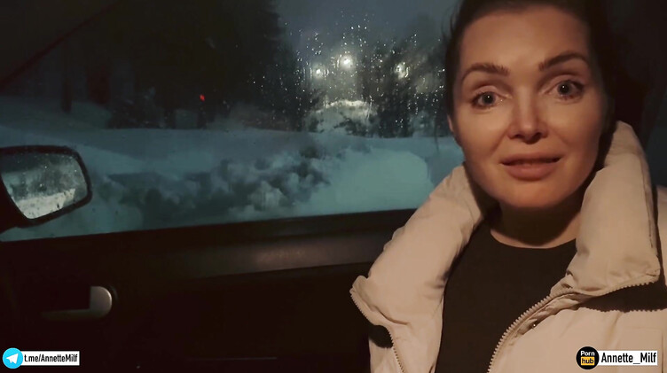 Признался маме друга в любви и анально трахнул в машине