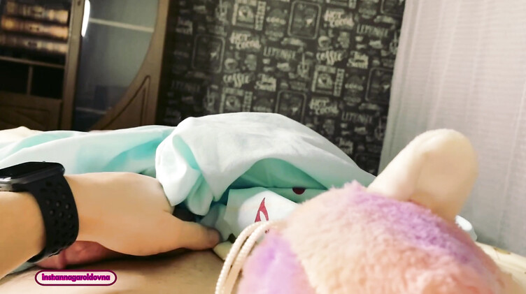 Русский парень перед Новым годом трахнул зрелую сисястую мамашу друга