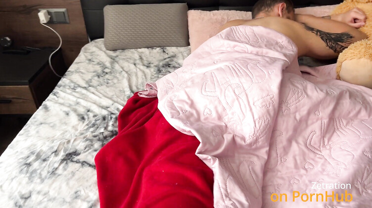 Разбудила мужа анилингусом и трахнула языком волосатое очко