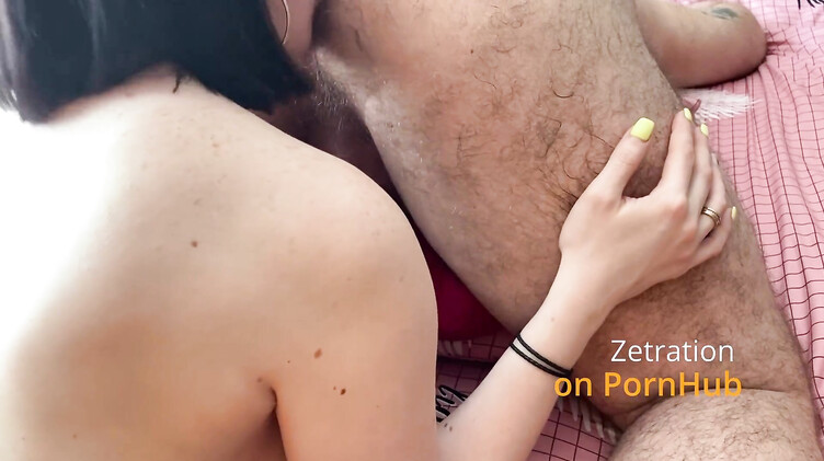 Отлизала волосатую жопу мужику в позе раком