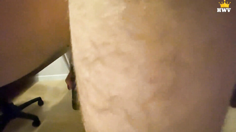 Вибратор: Застукал за мастурбацией мачеху с большой жопой и выебал ее стоя