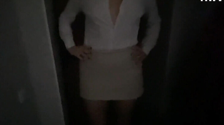 Русская проститутка милфа лишает молодого клиента девственности