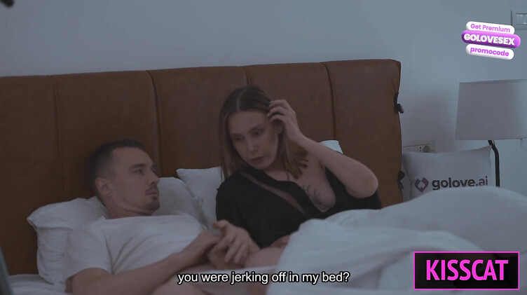 Сисястая мачеха ест сперму с лобка после ебли с пасынком