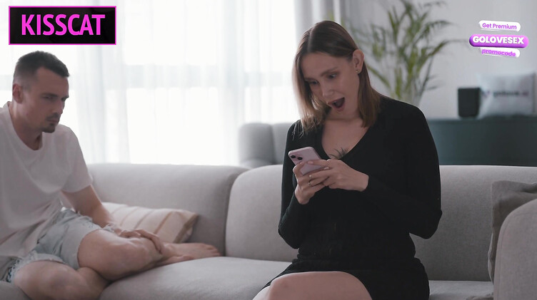 Большие натуральные сиськи: Сисястая мачеха ест сперму с лобка после ебли с пасынком