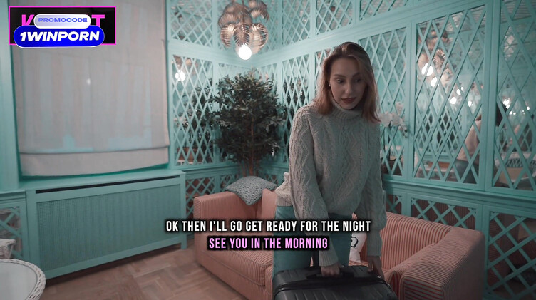 Русская мачеха не может уснуть без секса с пасынком на общей кровати