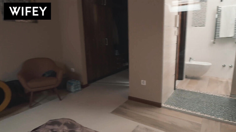 Подарок на днюху для куколда - ебля с молодым любовником