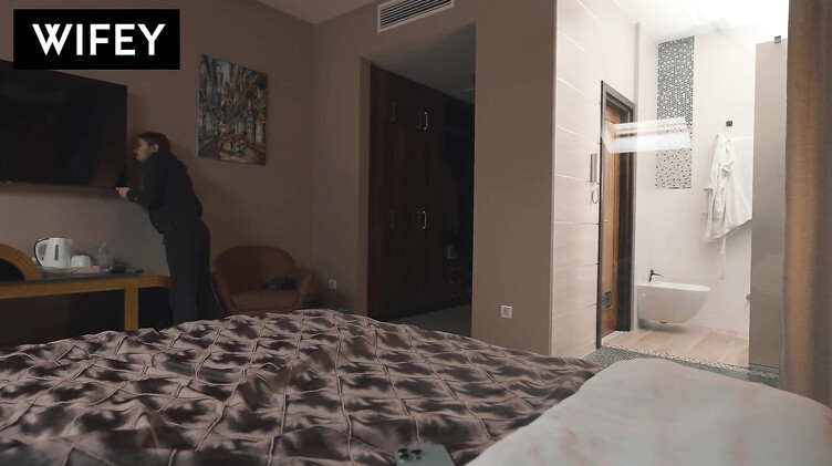 Подарок на днюху для куколда - ебля с молодым любовником