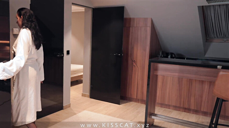 Инцест: Пасынок в маске жестко доебал мачеху после парня по вызову