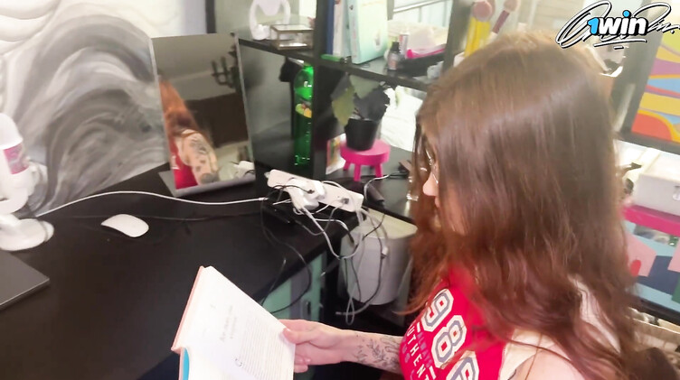 18-летняя русская девчонка соблазнила на секс любимого отчима