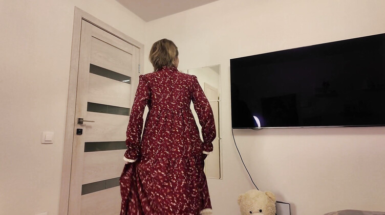 Молодой русский парень заехал в гости и выебал зрелую мамашу друга