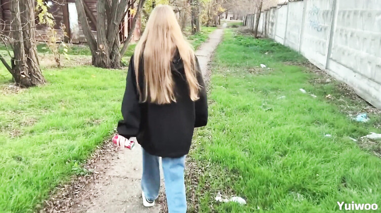 Одногруппник выебал в рот отличницу за прогулы