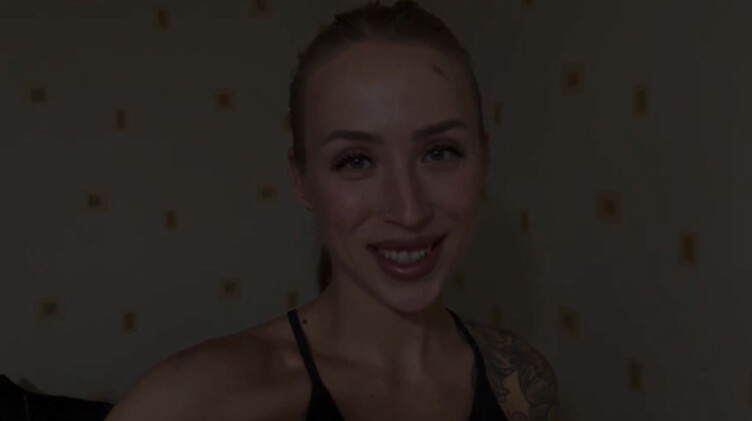 Узница трахается с охранником в средневековой темнице