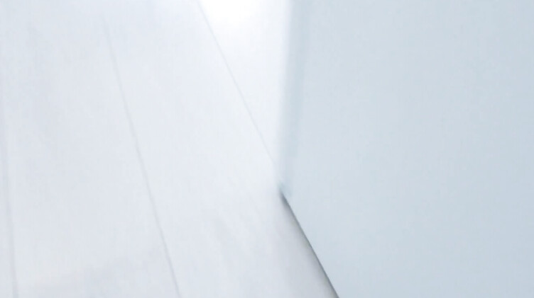 Крупным планом: Шпилит жопу мачехи в душе, поймав ее на мастурбации самотыком