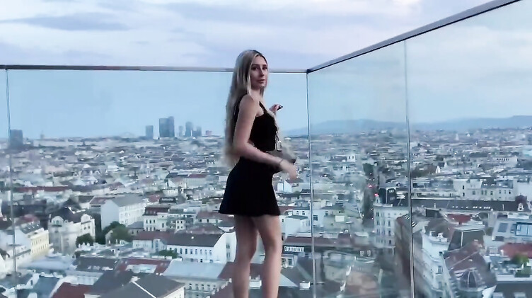 Кончил в пизду блондинке с косичкой после утреннего минета