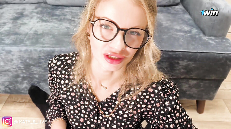 Секс игрушки: Психолог в очках при помощи секс практики со связыванием исцелила клиента