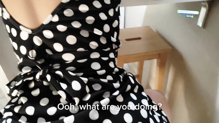 Присунул сводной сестре на табуретке до вагинального кремпая