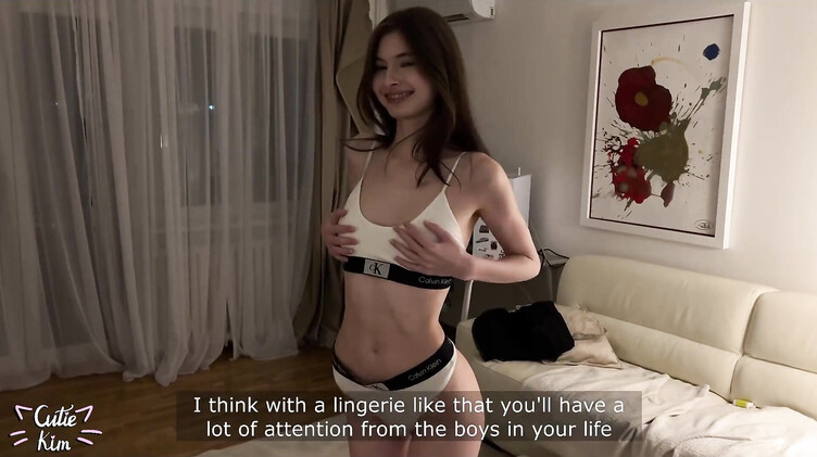 18-летняя именинница сосет сводному брату и скачет на подаренном дилдо