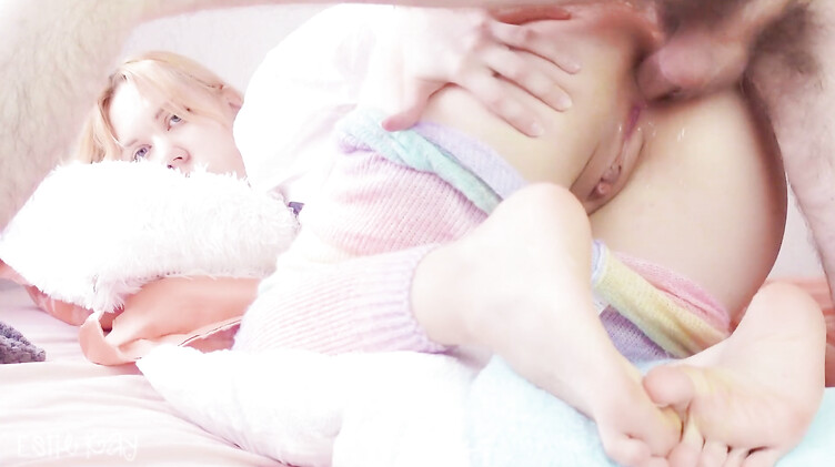 Анальный кремпай Эсти Кей после футджоба