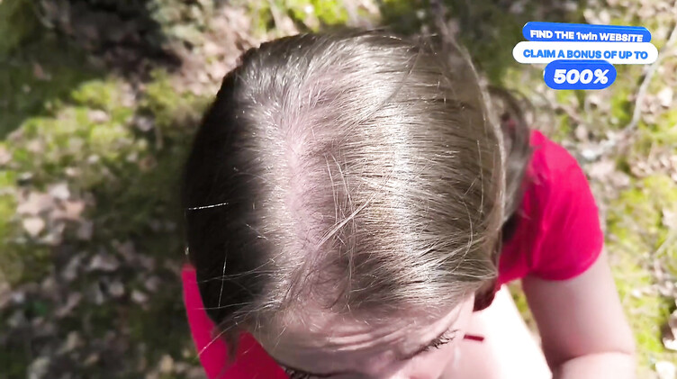 Муж наказал жену за измену, привязав в лесу, а егерь ее выебал