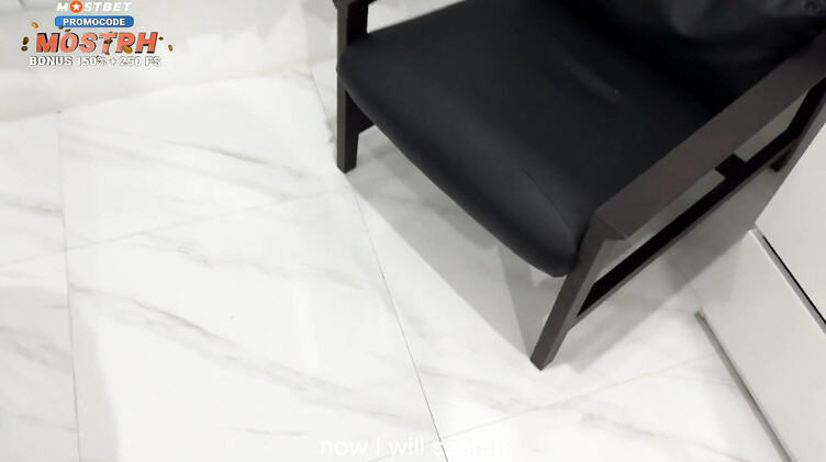 Парень познакомился и трахнул русскую брюнетку на первом свидании