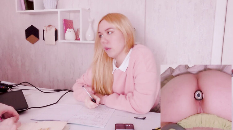 Сводный брат отшлепал и трахнул в попку рассеянную сводную сестренку