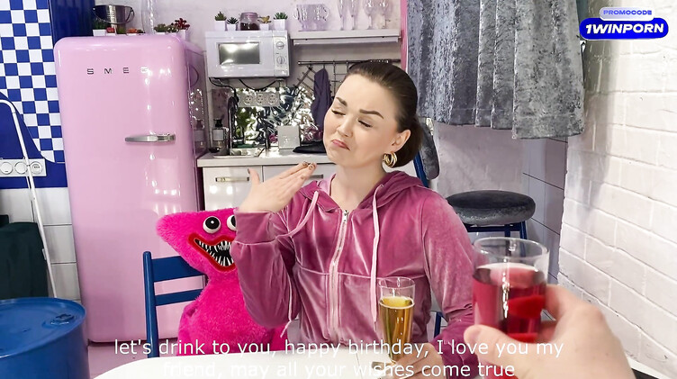 Отодрал русскую жопастую именинницу на ее День рождения