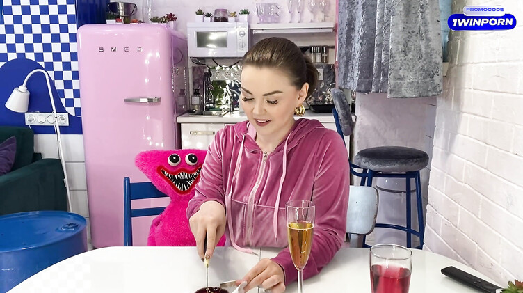 Отодрал русскую жопастую именинницу на ее День рождения