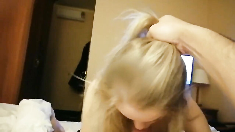 Замужняя любовница сосет чужой хуй от первого лица в позе 69