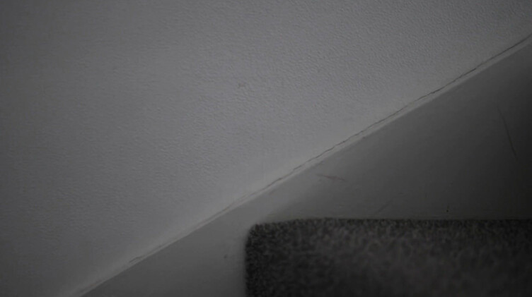 Нахальный паренек трахнул в большую жопу красивую мамку друга