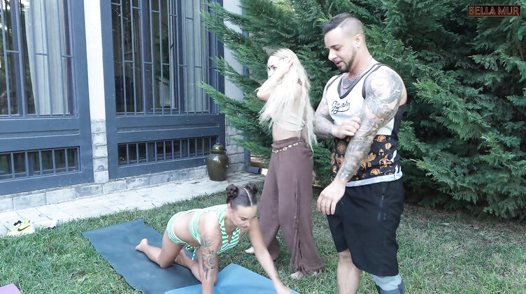 Инструкторша йоги развела клиентов на еблю ЖМЖ