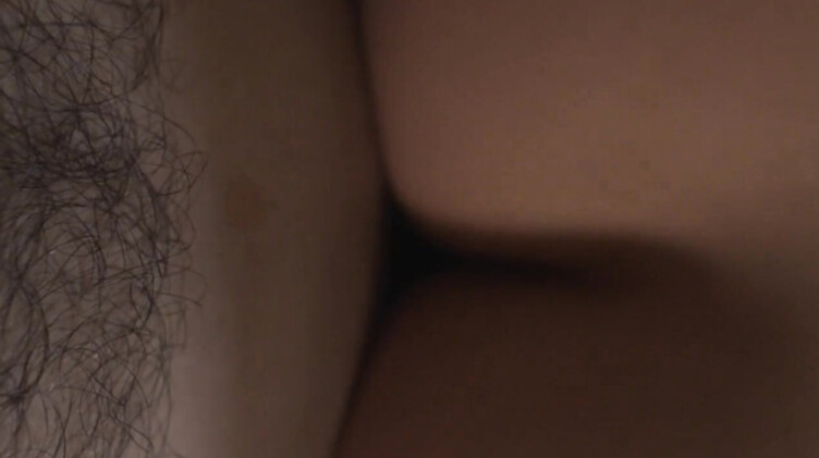 Чувак пришел в гости и трахнул вебкам модель посреди стрима