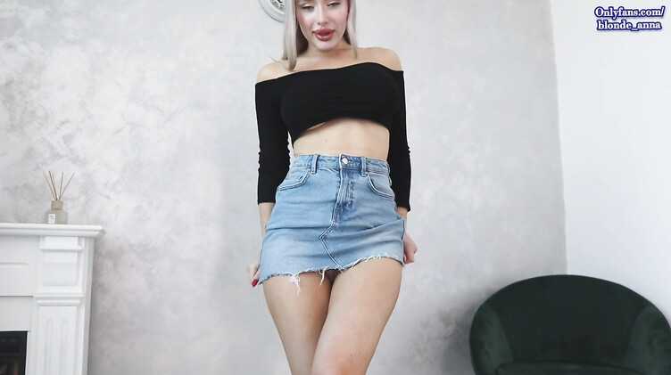 Мачеха помогает онанисту дрочкой сиськами и минетом