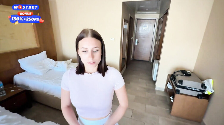 AvaDyson: Выебал администратора отеля, угрожая плохим отзывом