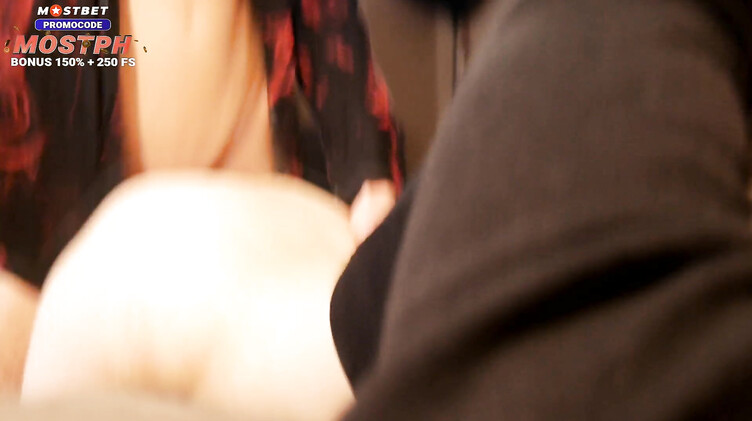 Новогодняя домашка с отсосом и спермой на сиськах