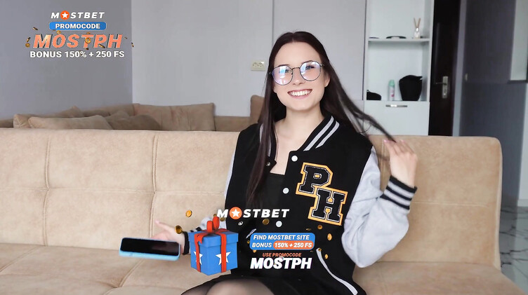 В кино через постель! Ебет на кастинге 18-летнюю наивную девчонку