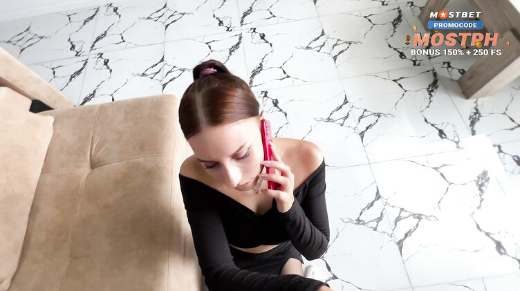 Попросил жену отсосать лучшему другу и описать минет по телефону