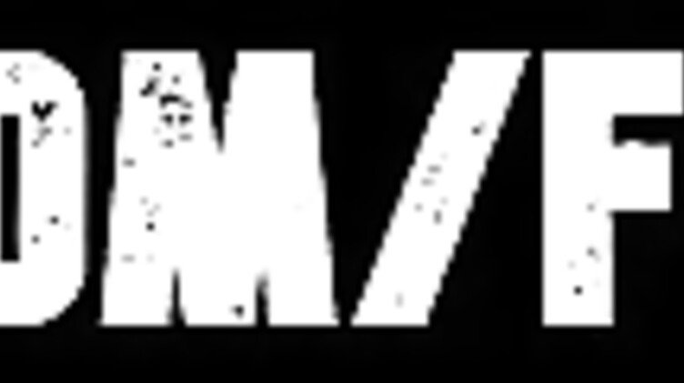 Жена трахается с любовником на даче, муж поглядывает и дрочит