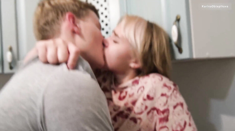 Сосед выебал жену мусора и убежал