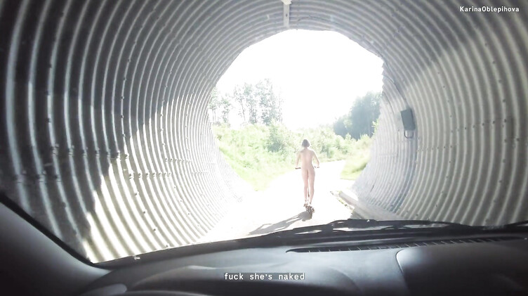 На природе: Водитель поимел на природе голую самокатчицу