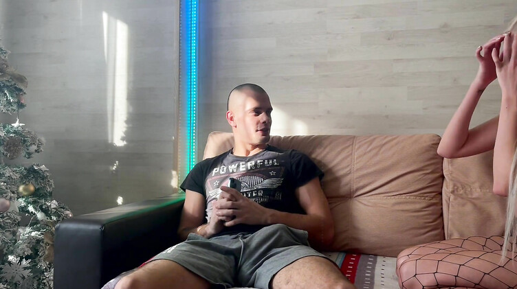 Новогодний отсос и скачки верхом на хуе