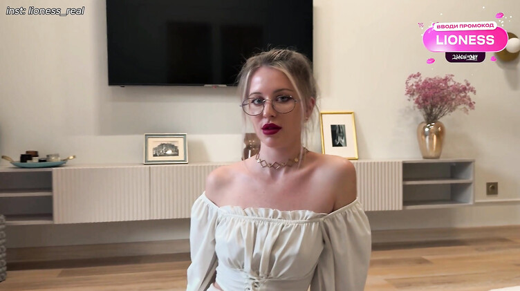 Трахнул и слил на лицо в очках блядливой мачехе