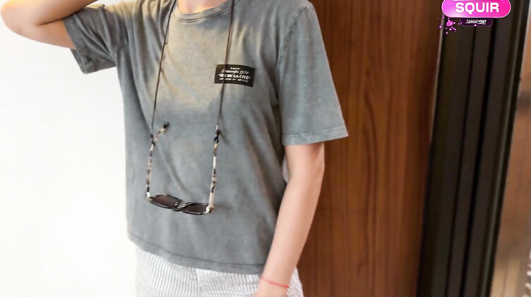 Благодарная красотка ебется с незнакомцем до вагинального кремпая